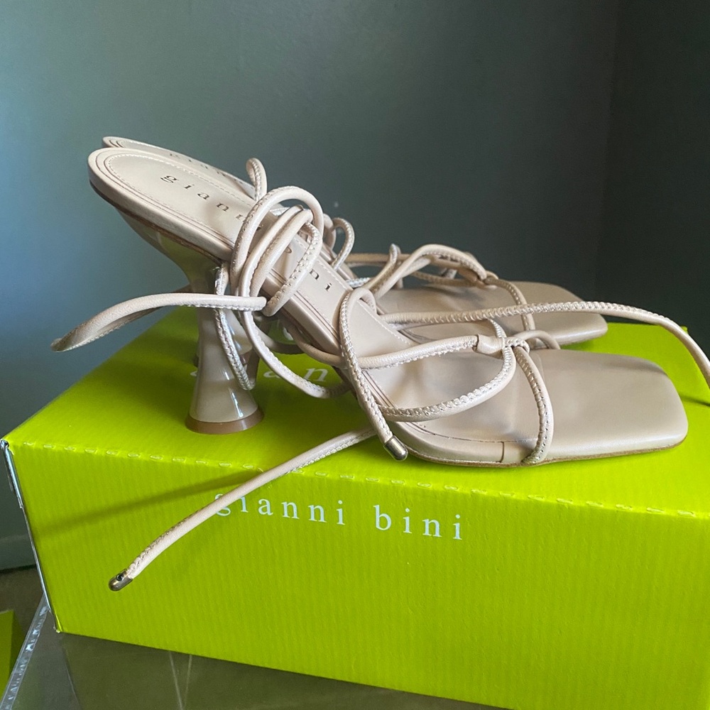 Gianni Bini Sandal